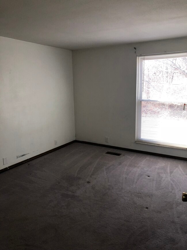Building Photo - 5438 Basore Rd
