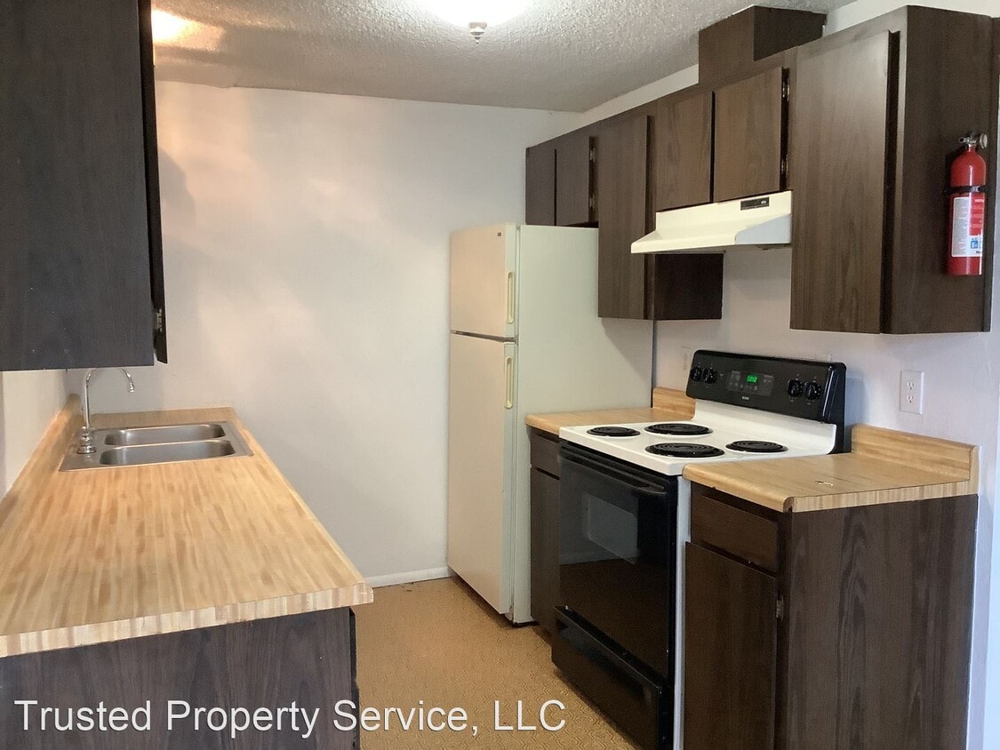 Primary Photo - 3 br, 1 bath House - 490 Wilkie St.