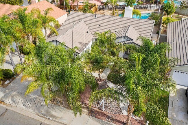 Foto del edificio - Spacious 4 Bed/2 Bath Single Story Home With Pool In A Wonderful Neighborhood In Menifee!