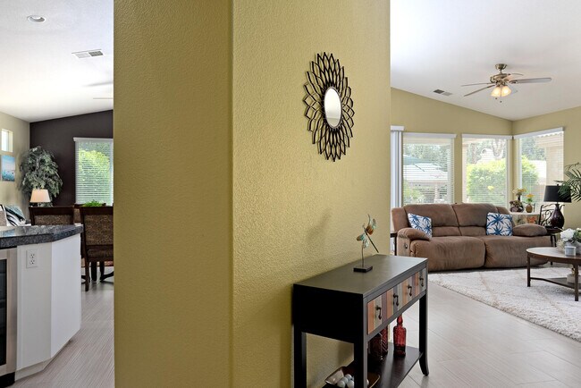 Building Photo - 67367 N Laguna Dr