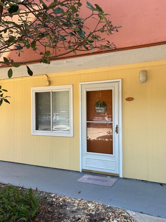 Building Photo - 209 Miracle Strip Pkwy