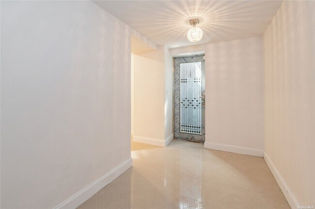 Foto del edificio - 86-76 Palo Alto St