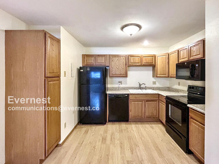 Primary Photo - 6470 McNichols Ct
