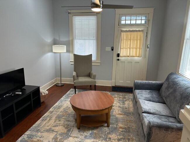 Photo - 1705 Rousselin Dr House