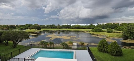 Building Photo - 9688 Fontainebleau Blvd