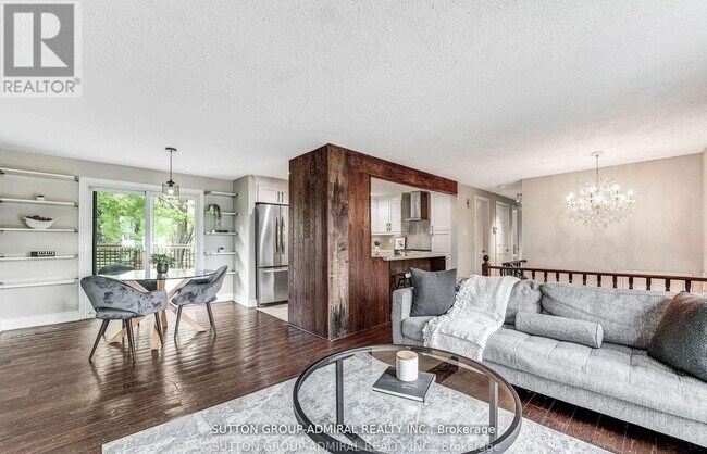 Building Photo - 14 Chippawa Ct