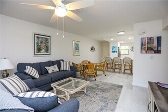 Building Photo - 1765 Courtyard Way