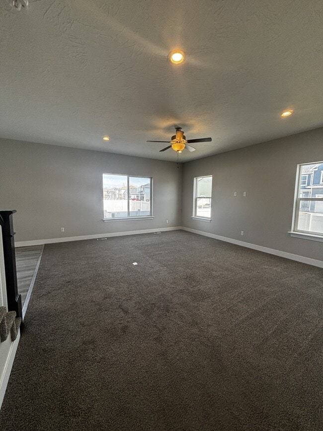 Building Photo - 1373 E Bell Buoy Way