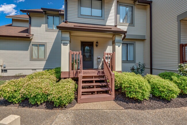 Building Photo - 230 Bridgewater Dr