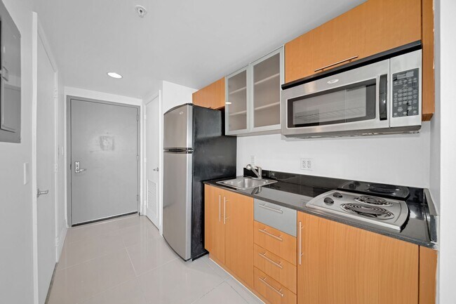 Foto del edificio - Beautiful studio at Opera Tower located on...