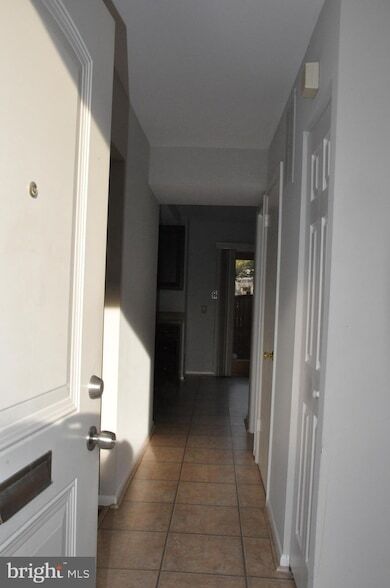 Foto del edificio - 9705 Glen Ave