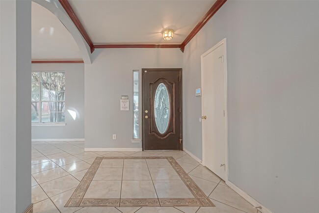 Building Photo - 9407 Demsey Mill Dr