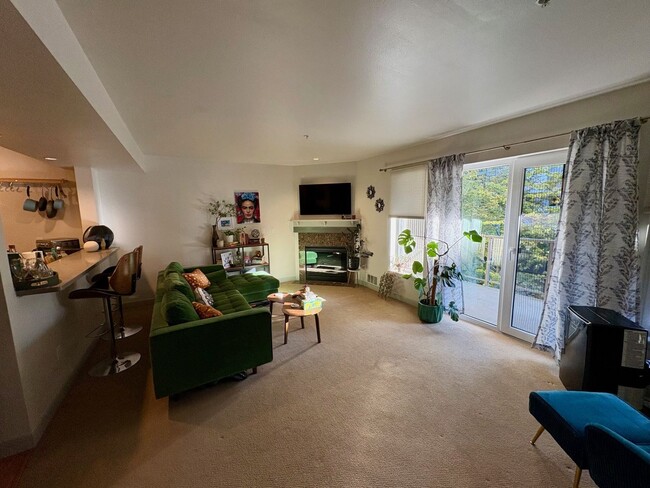 Building Photo - Adelaide Condominiums ~ West Seattle