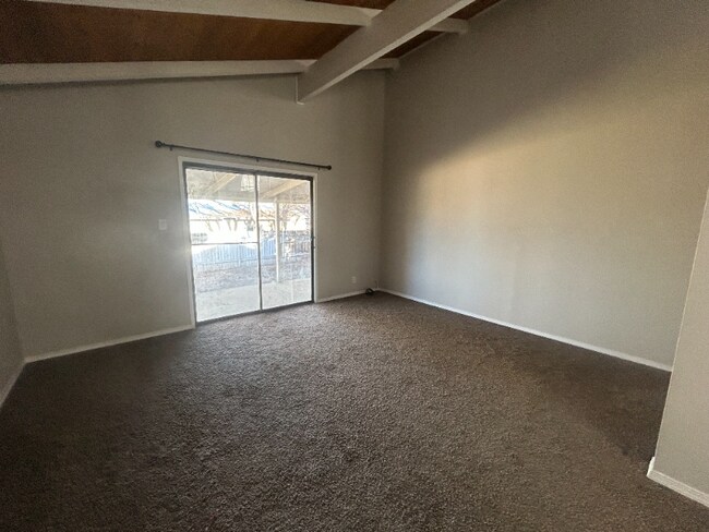 Foto del edificio - 184 Crestview Dr