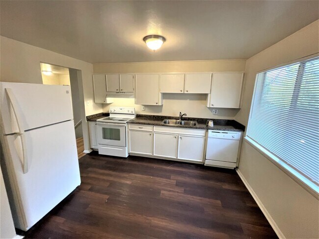 Foto del edificio - 9618 Lou Dr