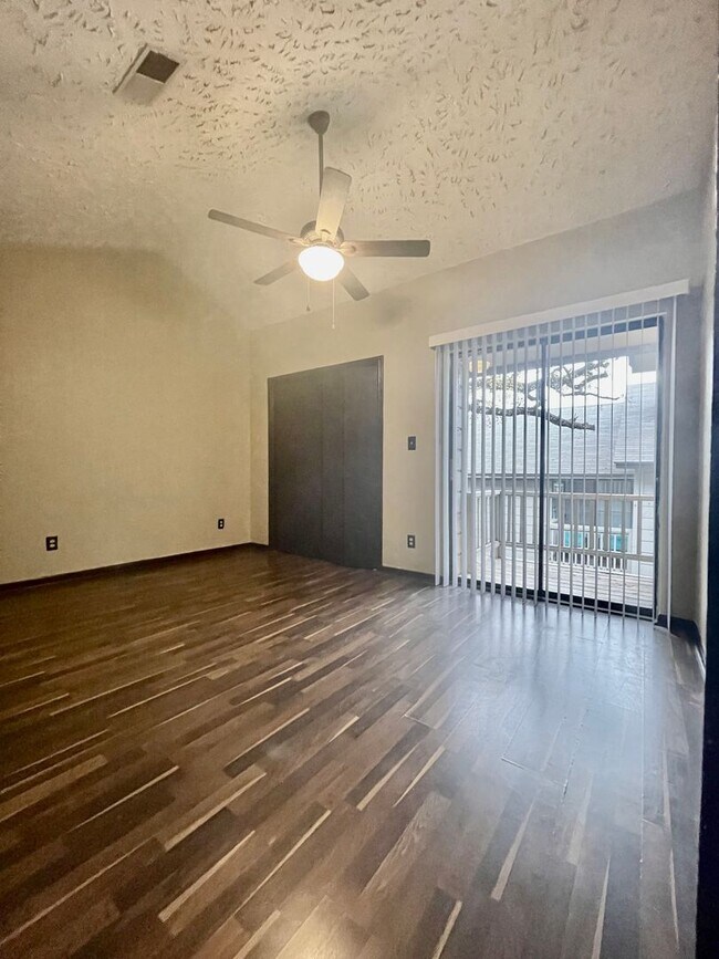 Foto del edificio - Gorgeous Condo, 2 Bedrooms/2 Balconies/2 B...