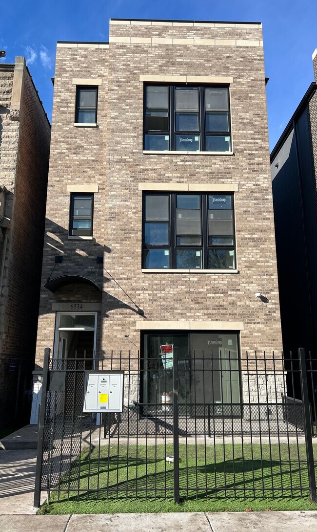 Building Photo - 6534 S Maryland Ave