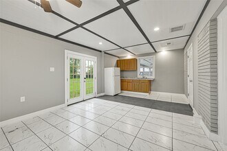 Building Photo - 1407 Avenue I