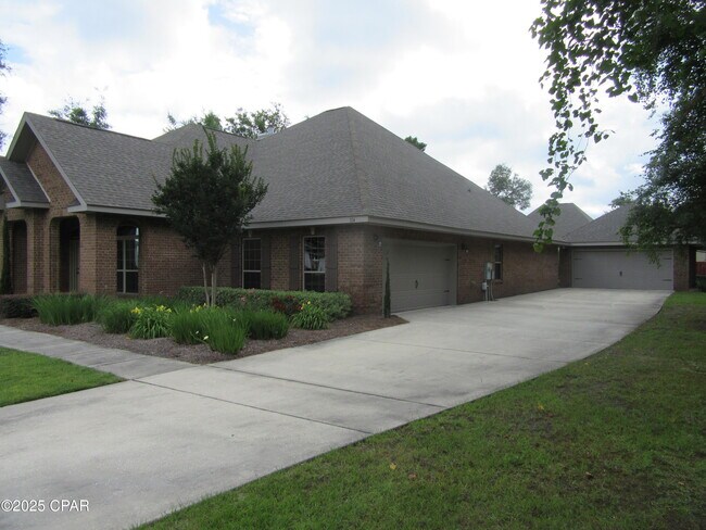 Foto del edificio - 114 Lake Merial Shores Dr