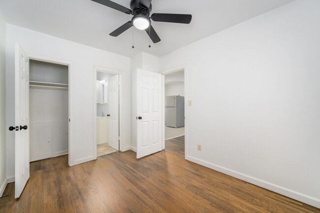Foto del edificio - 826 N Oliver St