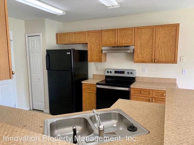 Building Photo - 4 br, 2 bath House - 606 Robin Lane