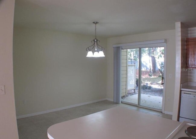 Building Photo - 5205 SW 97th Dr