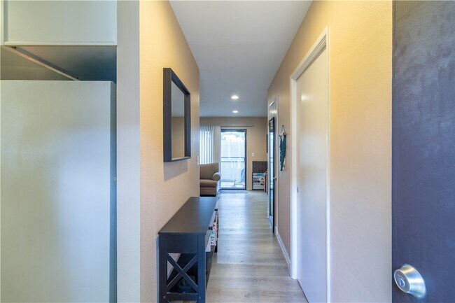 Foto del edificio - 628 E Birch St