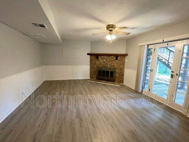 Foto del edificio - 5609 N Mayview Ave