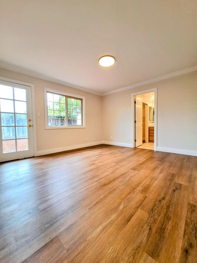 Building Photo - Beautiful Single Story House w/Low Mainten...