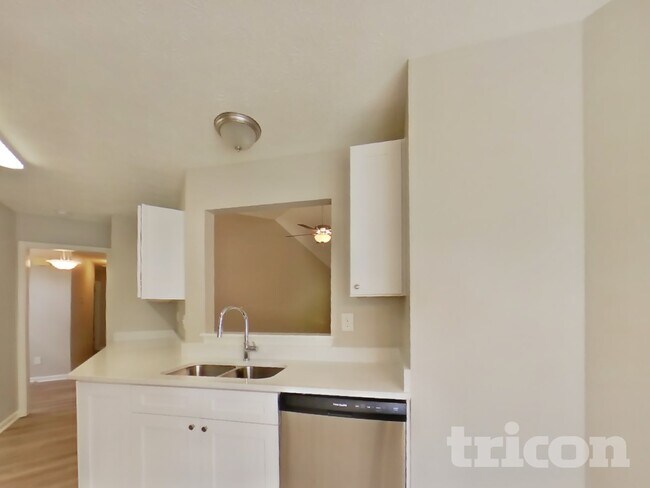 Foto del edificio - 333 Summit Ln