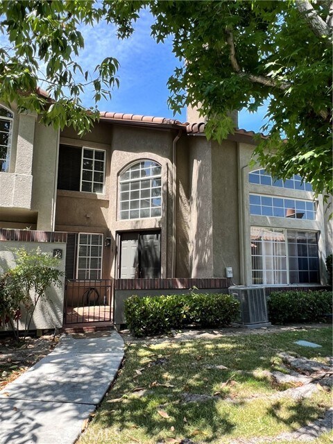 Building Photo - 36 Kalmia Pl