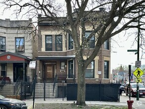 Building Photo - 2758 N Richmond St