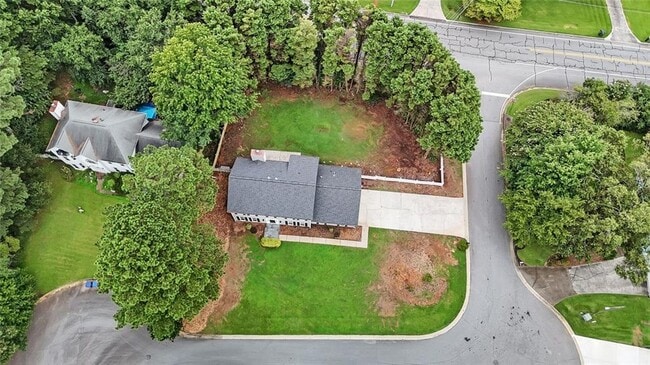 Building Photo - 2620 Valencia Dr NE