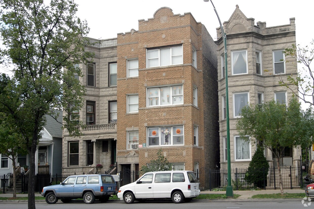 Primary Photo - 1646 N Kedzie Ave