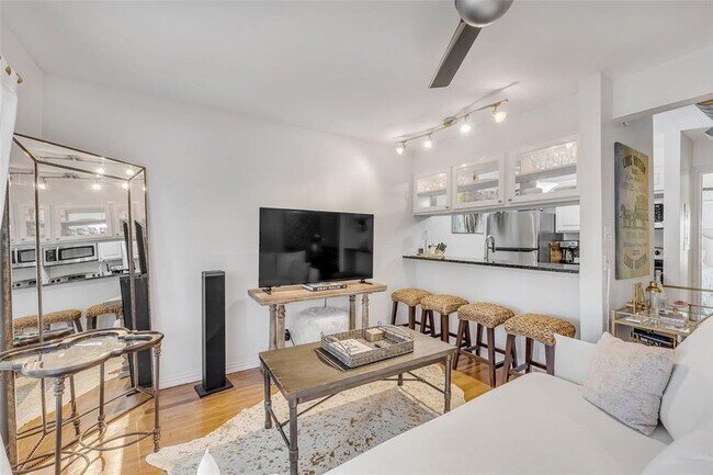 Foto del edificio - 1510 W 6th St