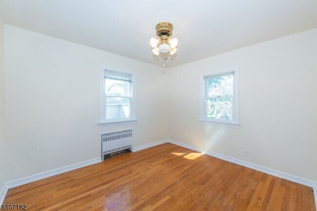 Building Photo - 271 N 5th St