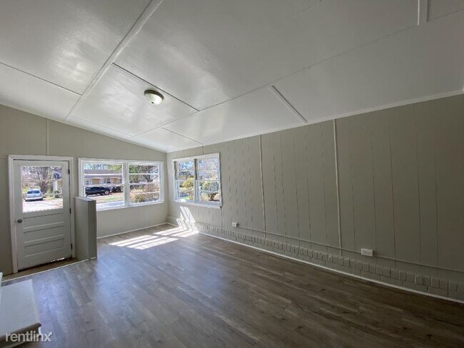 Building Photo - 3 br, 2 bath House - 107 Gill Street