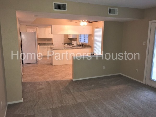 Building Photo - 7215 Wind Dale St, Houston, TX 77040