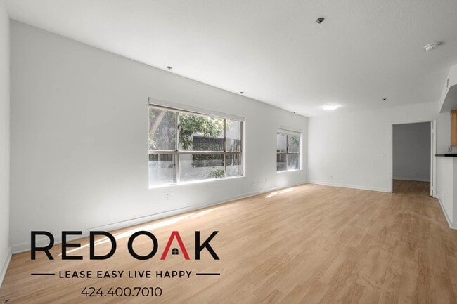 Building Photo - 939 Palm Ave