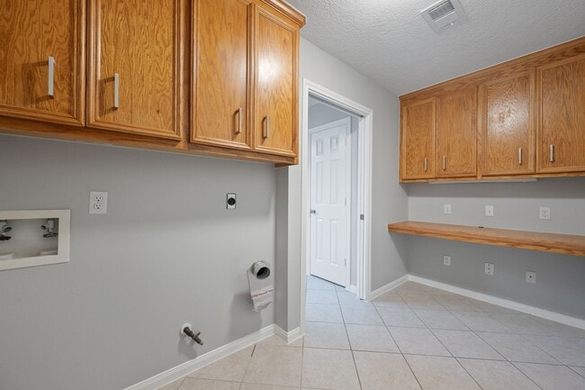 Building Photo - 460 W Houston St