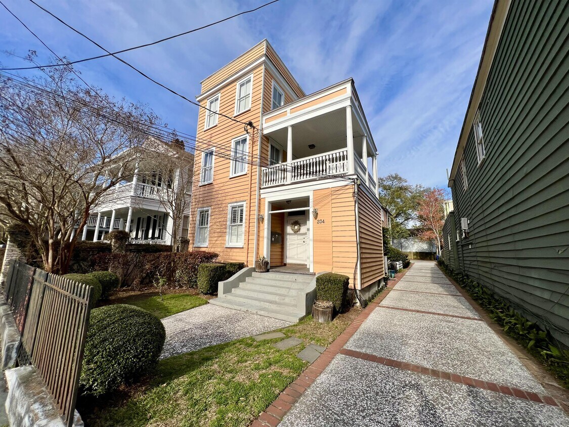 Primary Photo - 234 Rutledge Ave