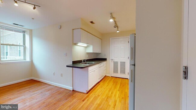 Foto del edificio - 1308 Clifton St NW
