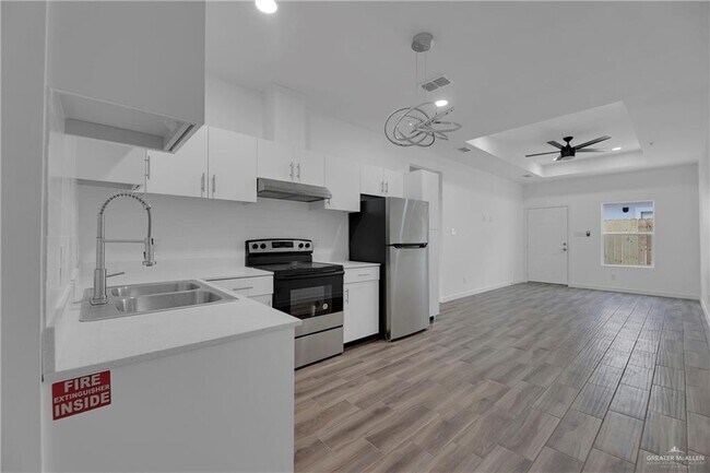 Building Photo - 5307 Vision St