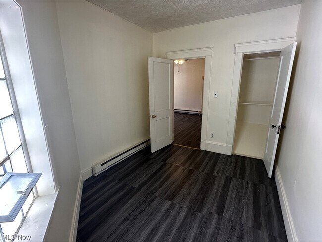 Building Photo - 15300 Waterloo Rd
