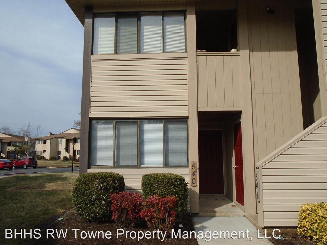 Primary Photo - 2 br, 2 bath House - 540 Pheasant Run #101