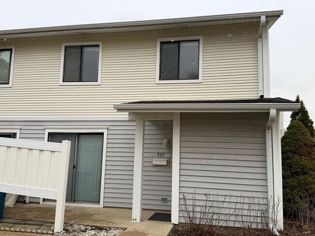 Building Photo - 721 Sunfish Point