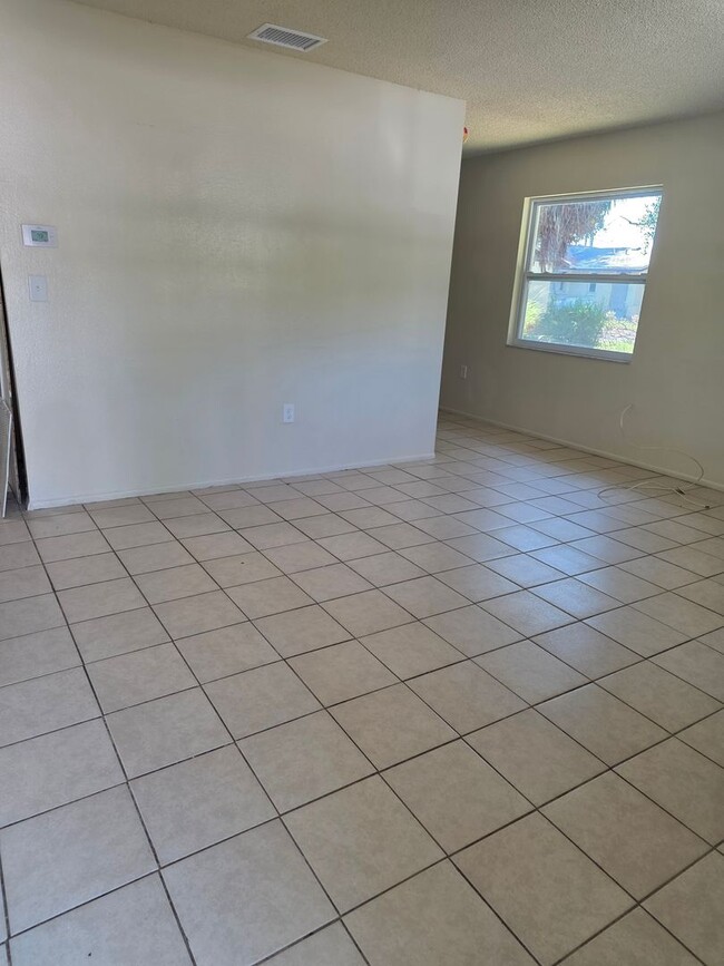 Building Photo - 3/2 DUPLEX