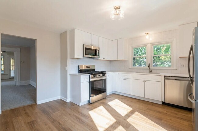 Foto del edificio - 6867 N Ottawa Ave