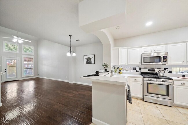 Foto del edificio - 2351 Summit Way Ct