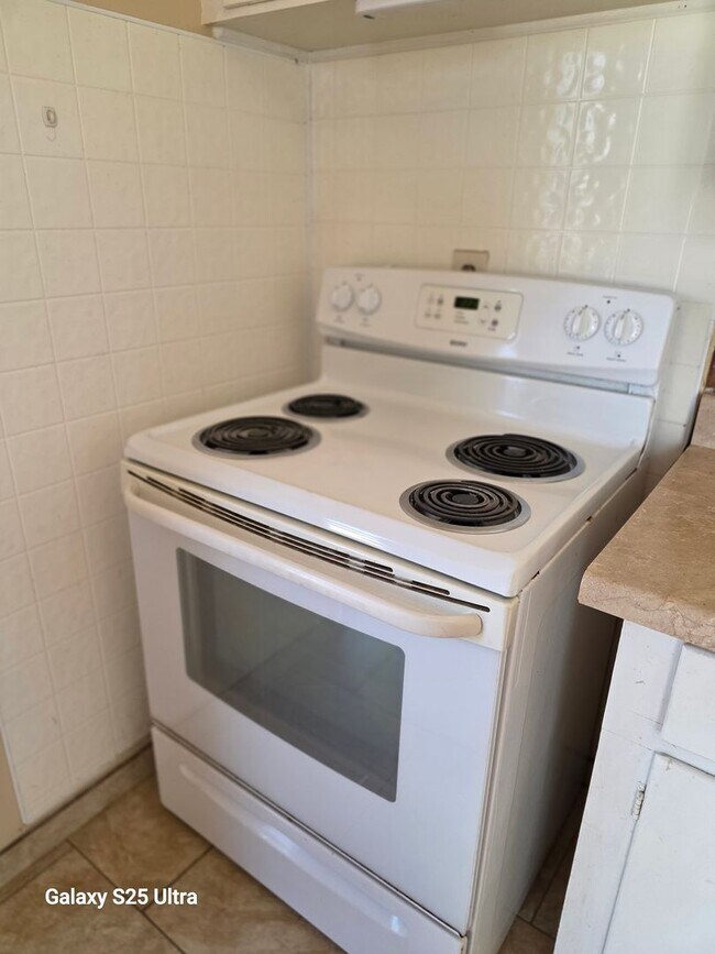 Foto del edificio - Clean THREE Bedroom Home